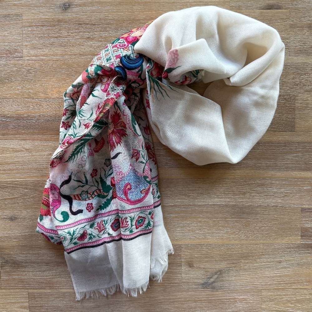 Beautiful Scarf with Multicolor Artistic Floral Design